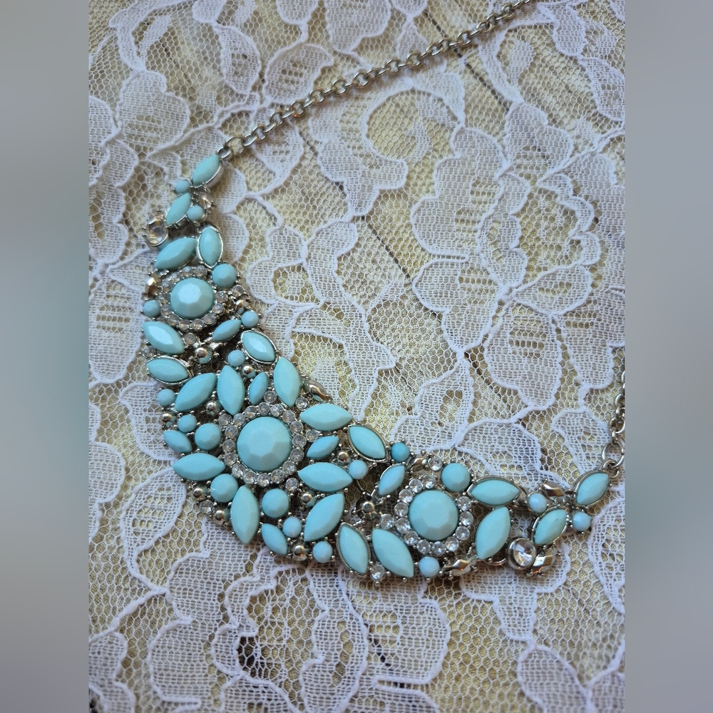 Elegant Turquoise Statement Necklace